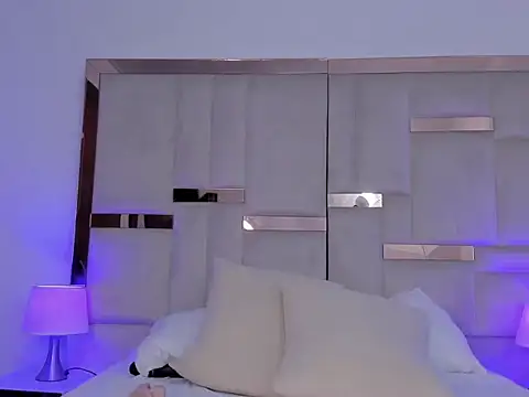 Lia Sin online show from October 2025 01:23:01 PM