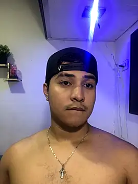 Snapshot of loki32men chatting on September 2025 03:23:02 AM loki32men online show from September 2025 03:23:02 AM