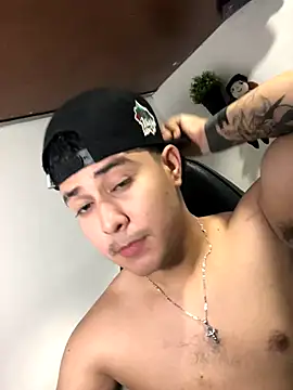 Snapshot of loki32men chatting on November 2025 05:31:01 AM loki32men online show from November 2025 05:31:01 AM