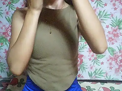 Snapshot of SweetPussie18x chatting on October 2025 01:58:02 AM SweetPussie18x online show from October 2025 01:58:02 AM