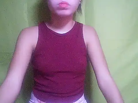 Snapshot of SweetPussie18x chatting on November 2025 01:39:02 PM SweetPussie18x online show from November 2025 01:39:02 PM