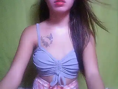 Snapshot of SweetPussie18x chatting on November 2025 02:01:02 AM SweetPussie18x online show from November 2025 02:01:02 AM