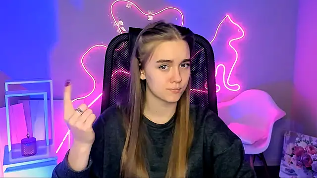 JuneWoods online show from February 2026 02:02:01 PM