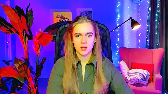 JuneWoods online show from February 2026 09:17:01 AM