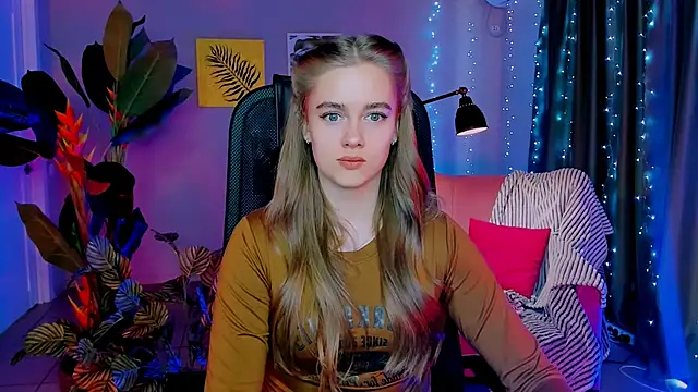 JuneWoods online show from March 2026 09:26:01 AM