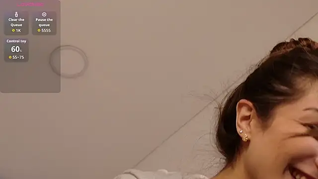 Snapshot of softly_bold chatting on October 2025 12:51:01 PM softly bold online show from October 2025 12:51:01 PM