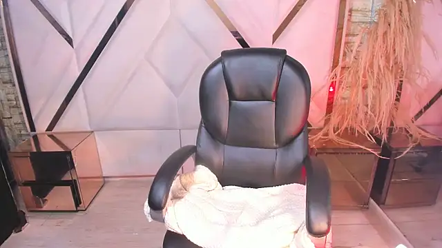 Irina Rouse online show from November 2025 01:45:01 PM