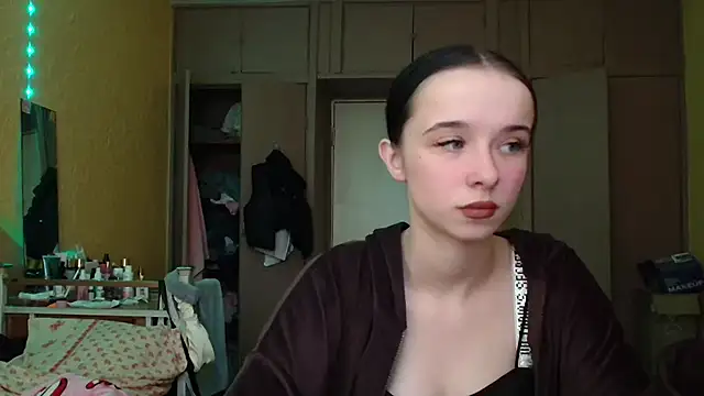 Emilia Light online show from April 2026 02:14:02 PM