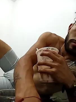 Snapshot of kingbickcockDn chatting on November 2025 08:03:01 AM kingbickcockDn online show from November 2025 08:03:01 AM