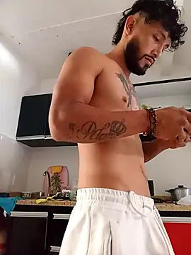 Snapshot of kingbickcockDn chatting on November 2025 03:28:02 PM kingbickcockDn online show from November 2025 03:28:02 PM