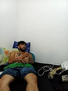 Snapshot of kingbickcockDn chatting on November 2025 08:44:01 PM kingbickcockDn online show from November 2025 08:44:01 PM