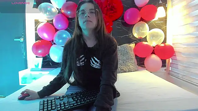 ZOE LE online show from February 2026 11:51:01 AM