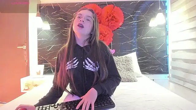 ZOE LE online show from February 2026 11:43:02 AM