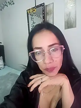 YaraDuartee online show from January 2026 12:38:01 AM