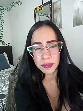 Snapshot of YaraDuartee chatting on March 2026 01:47:01 AM YaraDuartee online show from March 2026 01:47:01 AM
