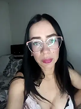 Snapshot of YaraDuartee chatting on April 2026 01:28:02 AM YaraDuartee online show from April 2026 01:28:02 AM