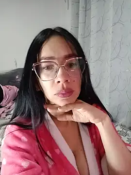 Snapshot of YaraDuartee chatting on July 2026 01:38:02 AM YaraDuartee online show from July 2026 01:38:02 AM