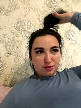 LoveMiQueen1 online show from October 2025 01:20:01 PM
