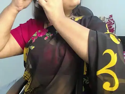 Snapshot of Queen_Homaira chatting on November 2025 03:41:01 AM Queen Homaira online show from November 2025 03:41:01 AM