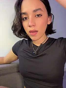 Snapshot of Capricho_01 chatting on April 2026 06:23:01 PM Capricho 01 online show from April 2026 06:23:01 PM