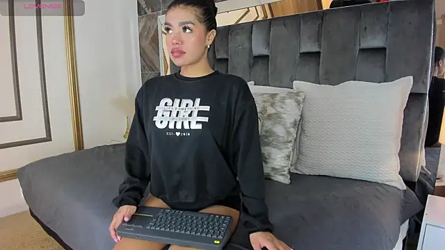 NaylaGrey online show from January 2026 11:36:02 AM