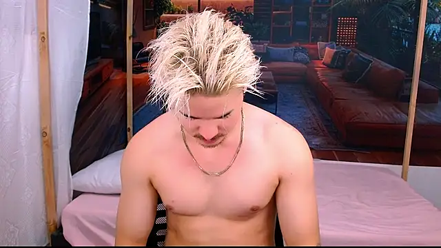 AlexPiersss online show from October 2025 07:04:02 PM