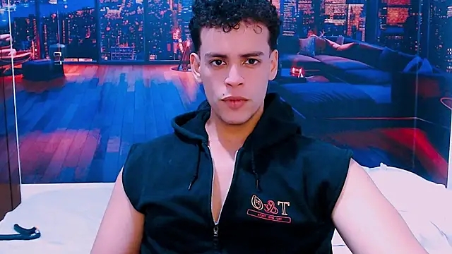 DominicBlazze online show from October 2025 07:03:02 PM