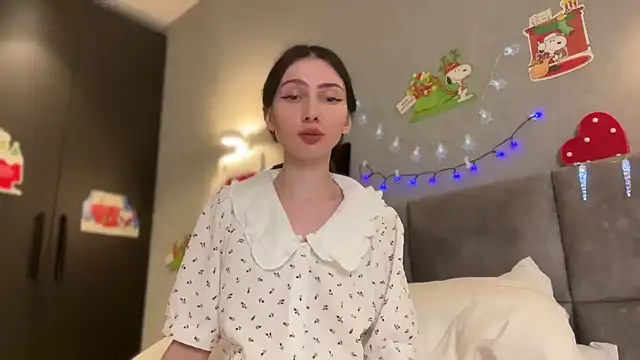 AnaMoonlight online show from December 2025 01:38:01 PM