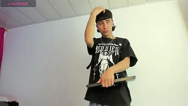 XaanderGrey online show from November 2025 07:25:01 PM