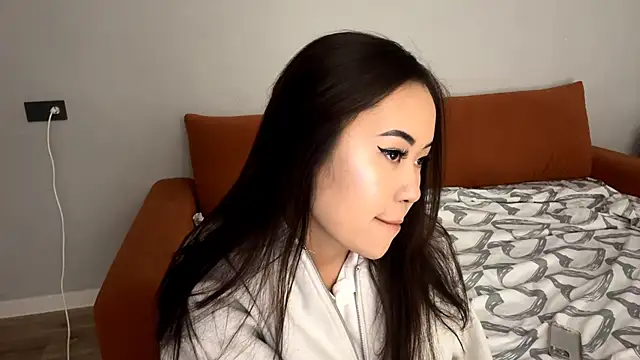 Ur neighbor Kira online show from November 2025 11:55:02 AM