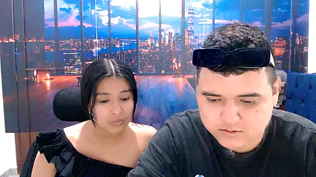 Charly and laura online show from October 2025 07:22:01 PM