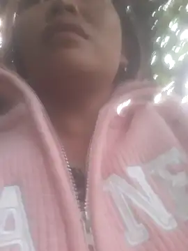 Snapshot of bree-zz chatting on November 2025 11:27:02 PM bree-zz online show from November 2025 11:27:02 PM