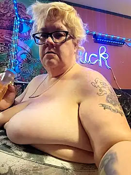 violentviolet68 online show from December 2025 05:31:01 PM