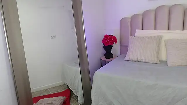 isa bigassx online show from November 2025 05:32:02 AM