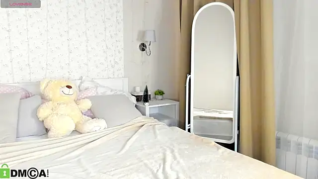 KarinaBroks online show from December 2025 11:50:02 AM