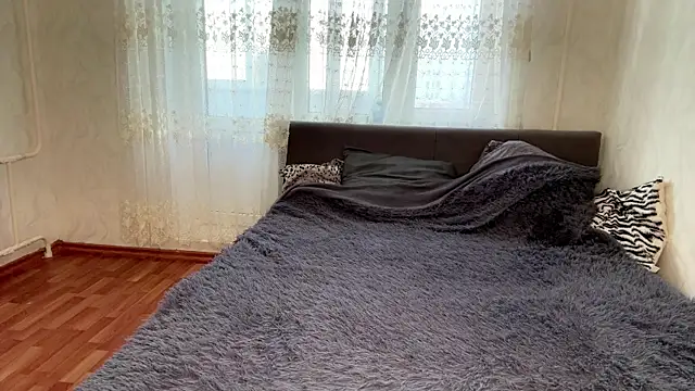 LindyEckland online show from April 2026 01:41:01 PM