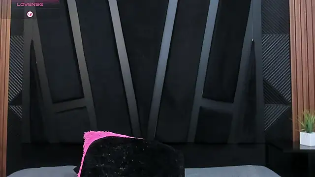 Valka Ross online show from November 2025 11:16:02 PM