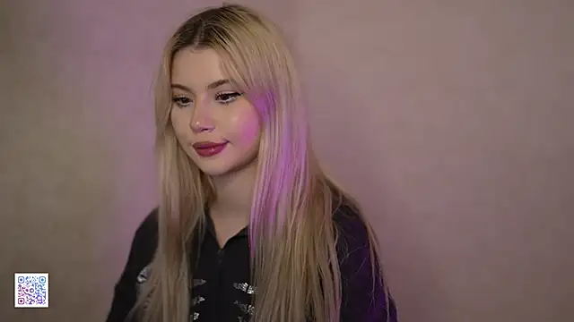 AshleyNikoo online show from November 2025 06:50:01 PM