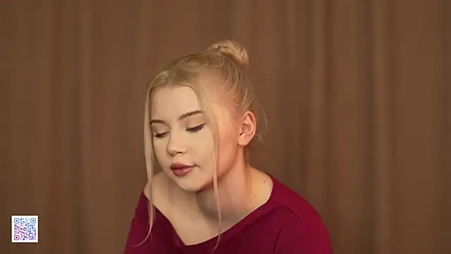 AshleyNikoo online show from November 2025 04:28:02 PM