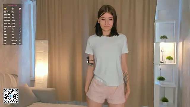 AnnaleeJennie online show from October 2025 04:12:01 AM