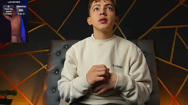 Lian Miller1  online show from November 2025 12:31:02 PM