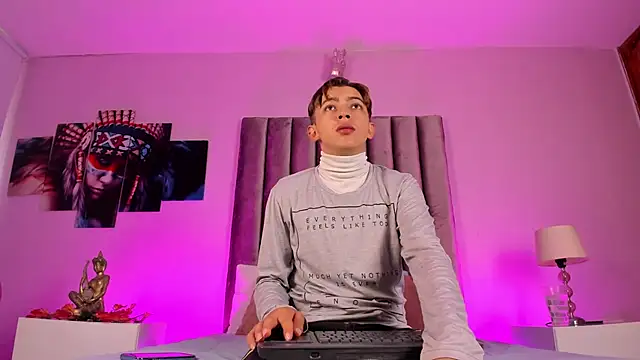 Lian Miller1  online show from April 2026 02:03:01 PM