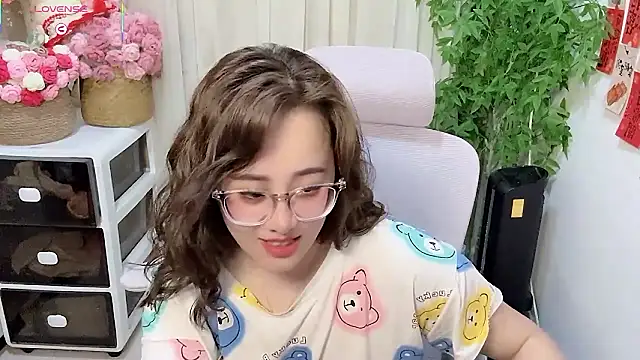 NEWONETO online show from May 2026 12:29:02 AM