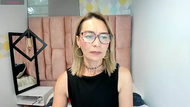 Issa Milf   online show from April 2026 01:17:02 PM