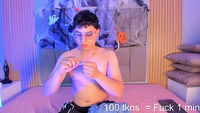 Kandyfrees  online show from November 2025 07:27:01 PM