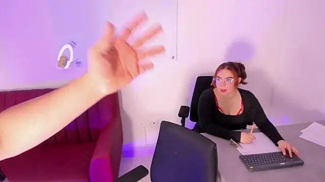 Kandyfrees  online show from January 2026 11:45:02 AM