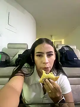 Scarlett Kiiss online show from November 2025 09:11:01 AM