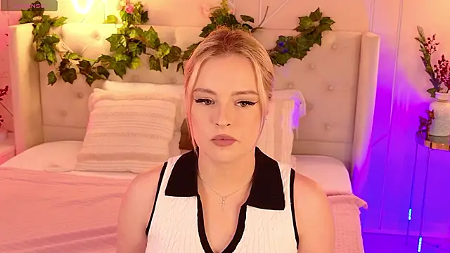 EllyLinn online show from March 2026 05:08:01 PM