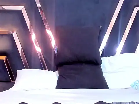 Bria Moon online show from October 2025 01:56:02 PM