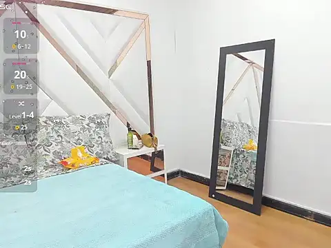 AliceCat 01 online show from December 2025 02:32:02 PM